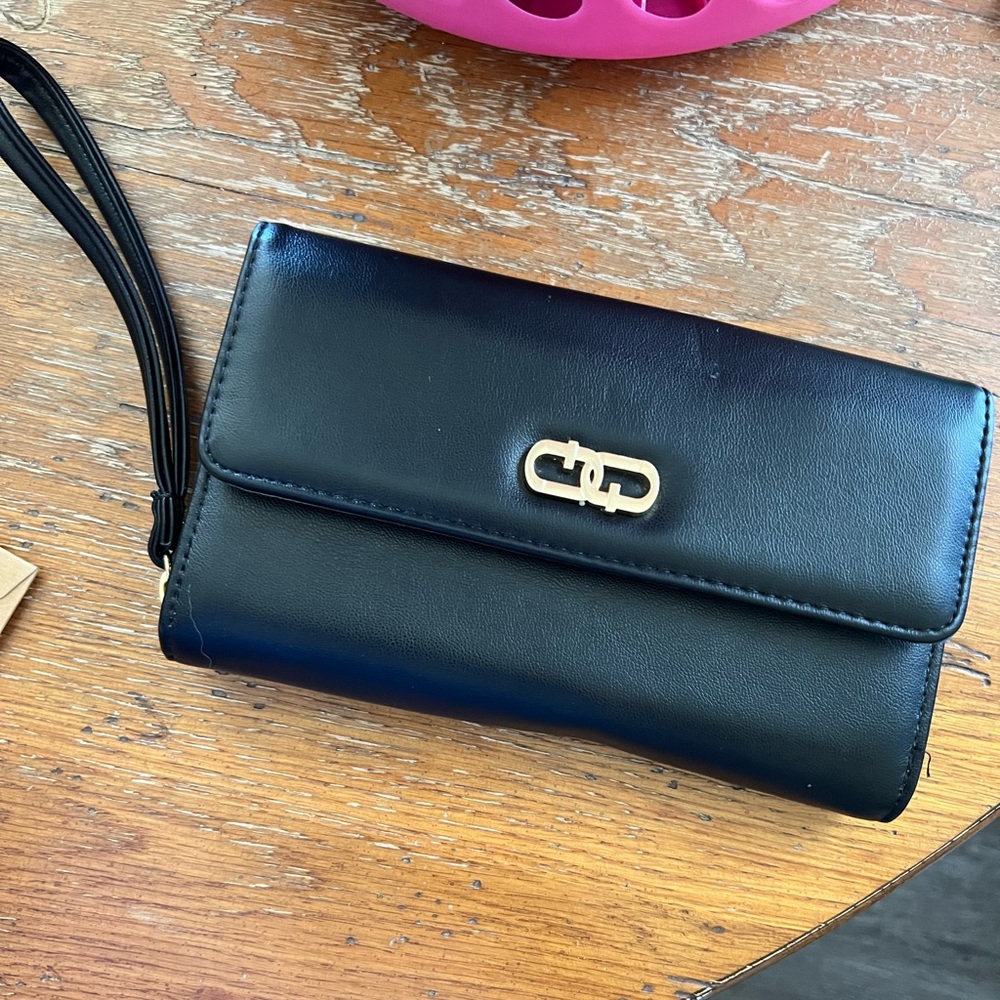 New wallet wristlet